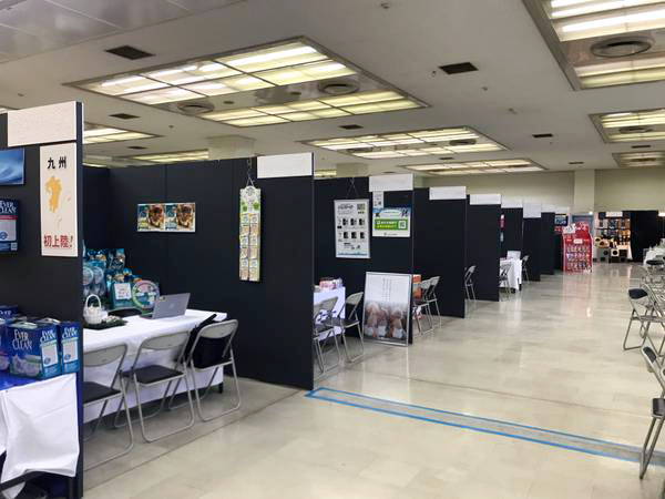 商品展示会の様子です。